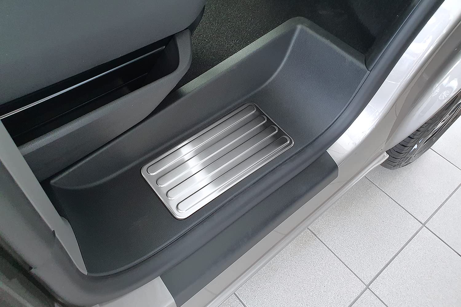 Battitacco In Acciaio Inox Per Volkswagen T6 T6.1 Multivan Caravelle - Set 4 Pezzi, Colore Argento