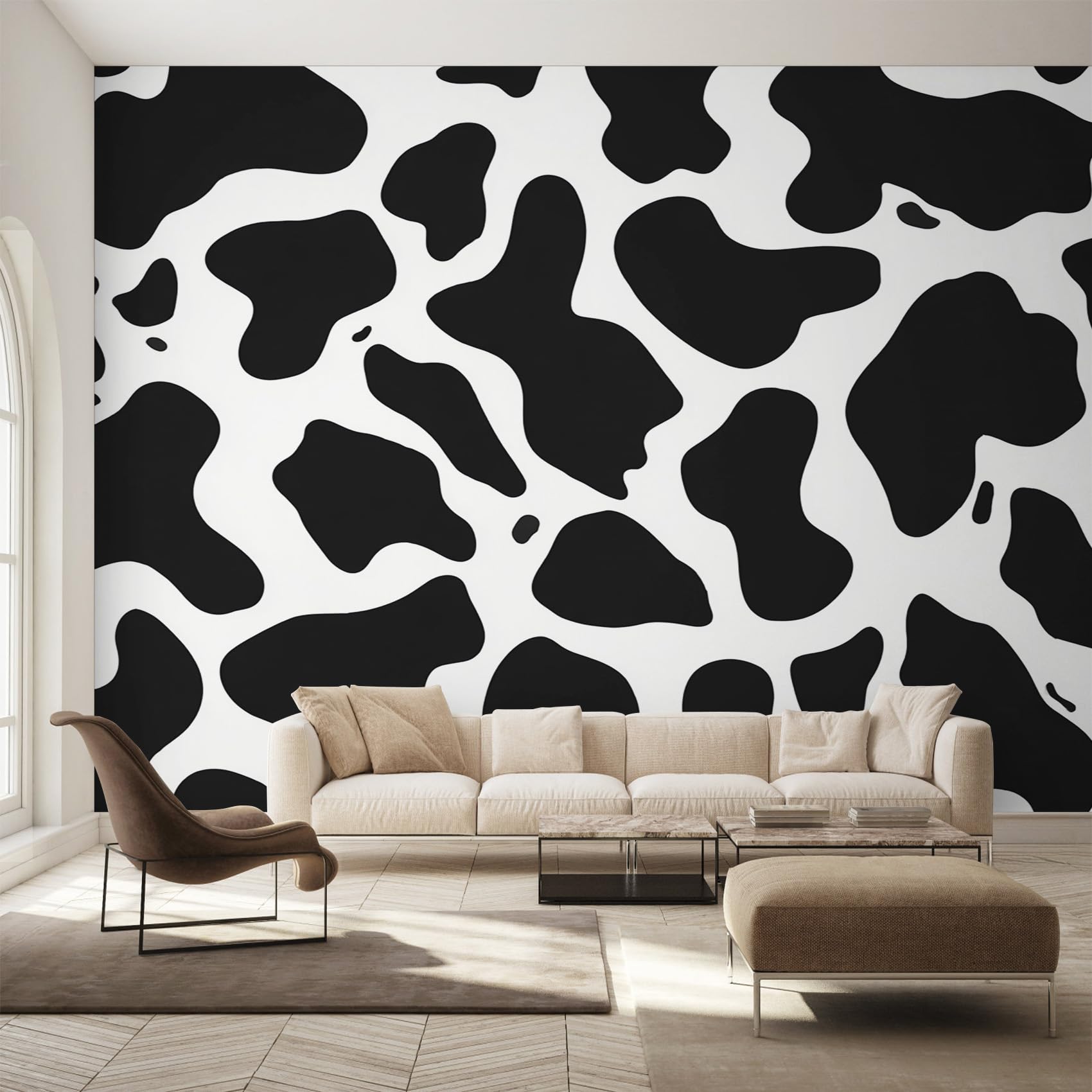 Papier peint vache pour agrandir visuellement un salon et masquer les imperfections murales