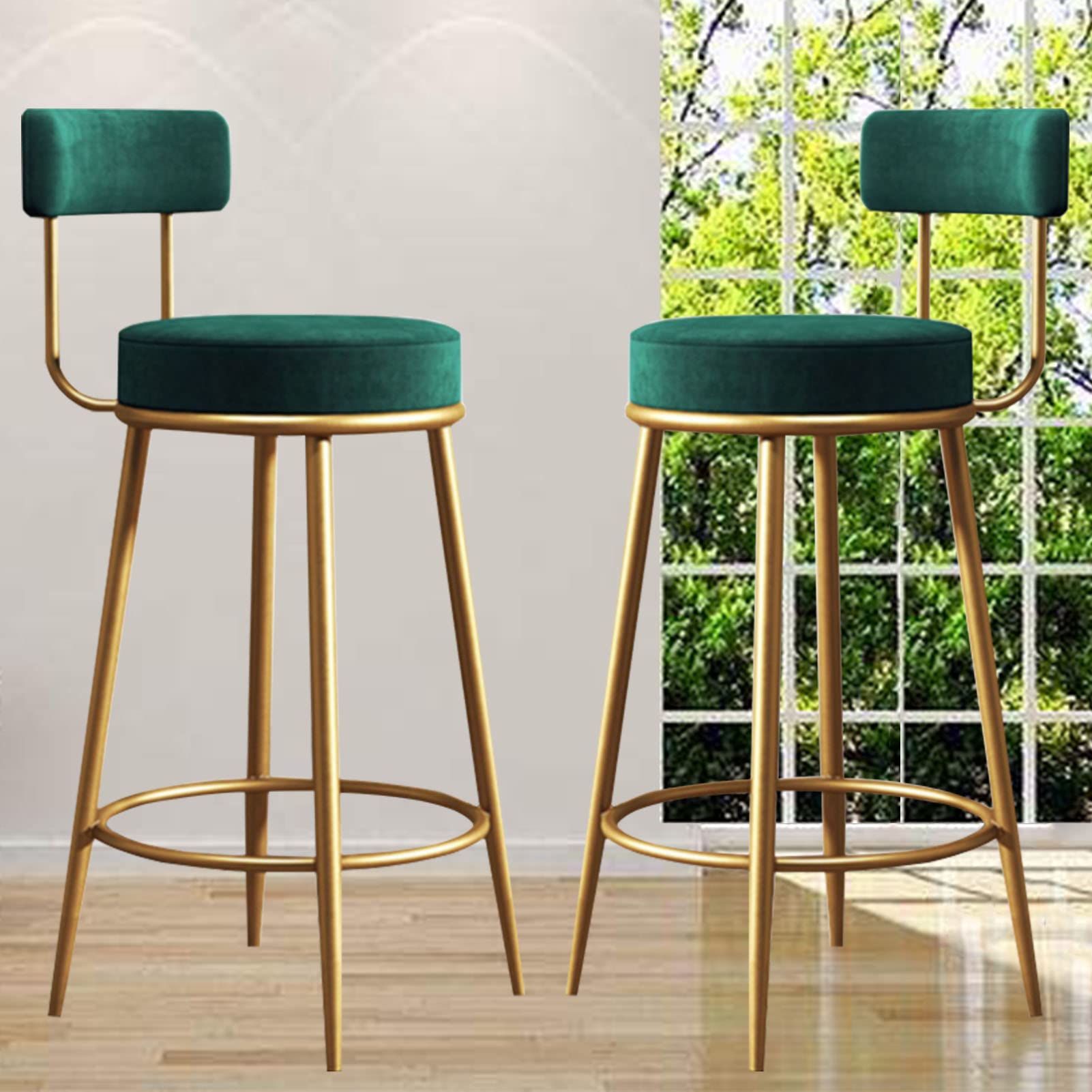Tabourets de cuisine en velours vert parfaits pour vos petits déjeuners et apéritifs entre amis