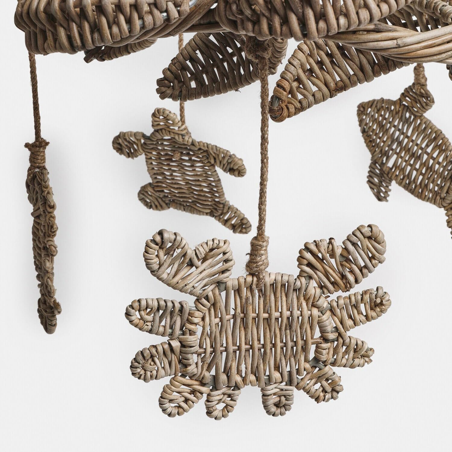 Loberon Mobile Étoille - Handgeflochten - Maritime Figuren - Natürlicher Charme - Spielaccessoire - Rattan - Eisendraht - Jute, braun | Handgeflochten - Maritime Figuren - Natürlicher Charme - Spielaccessoire - Rattan - Eisendraht - Jute