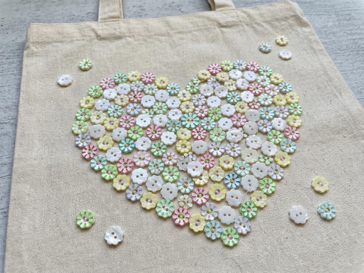 100 Pcs Assorted Mixed Pastel Color Resin Daisy Flower Buttons, 2 Holes 15MM Floral Craft for Easter Sewing DIY Crafts Manual Button Painting,DIY Handmade Ornaments (Multicolor)