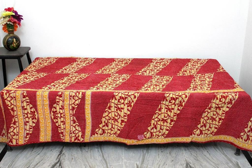 Vintage Throw Kantha Quilt Indian Handmade Bohemian Bedspread Reversible Cotton Ethnic Sari Fabric Embroidered Bedding Blanket Gudari