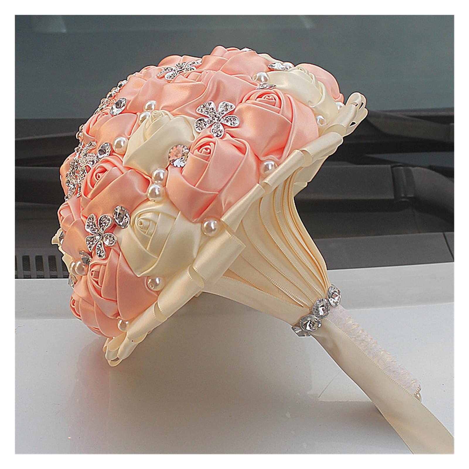 Bouquet de mariage avec strass rose pour une entrée de mariée féerique