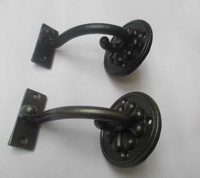 Ironmongery World® CAST IRON ORNATE FANCY HAND RAIL STAIR BRACKET BANNISTER SUPPORT ROD HANDRAIL (ANTIQUE IRON)