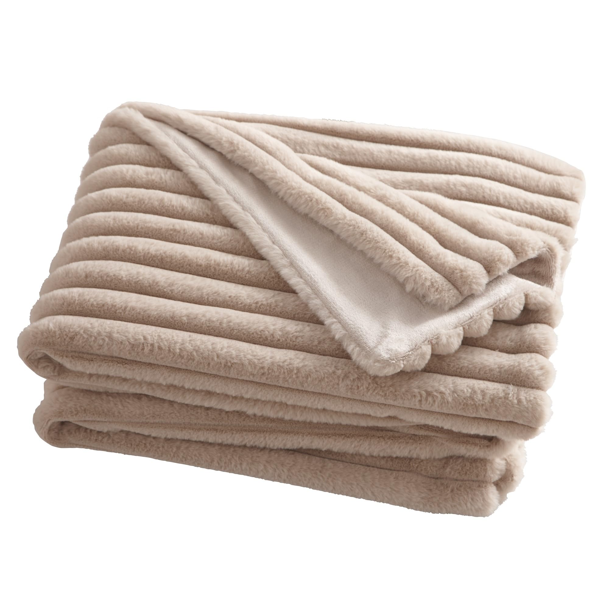Appletree Faux Fur Throw – 180x130cm – Natural Colour – Soft Touch Blanket – Rabbit Fur Imitation – Quilted Sofa/Bed Cover – Plush Decorative Throw – Matching Cushion Available