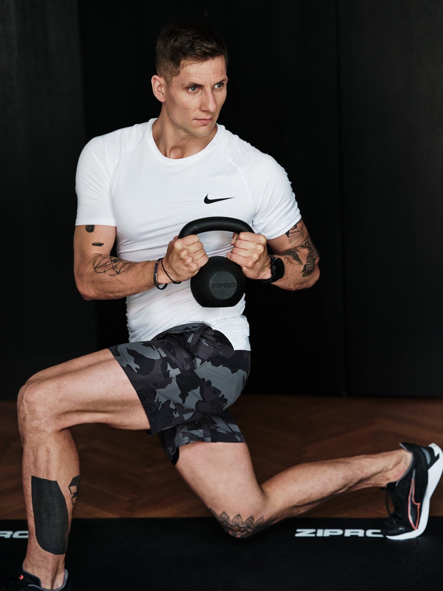 ZIRPO Kettlebell 6, 8, 10, 12, 14, 16, 20, 24 kg, in ghisa, peso sferico in 8 varianti, per allenamento di forza, allenamento e fitness professionale, privo di sostanze nocive