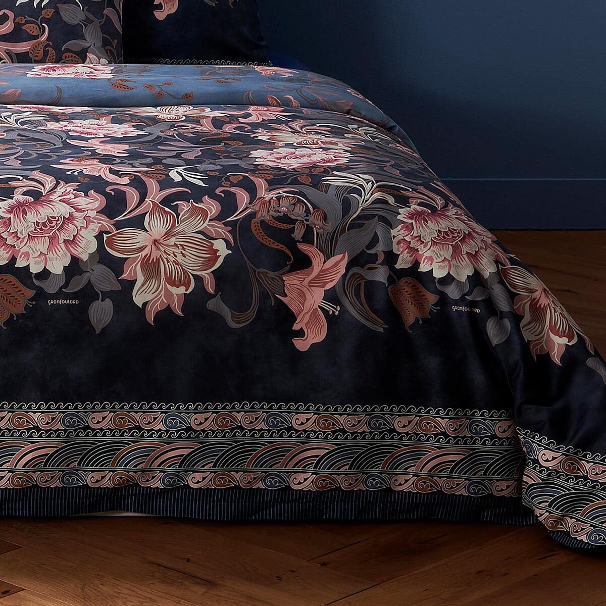 Bassetti Verona Bettwäsche + 1 Kissenhülle aus 100% Baumwollsatin in der Farbe Blau B1, Maße: 155x220 + 1 K 80x80 cm - 9325851