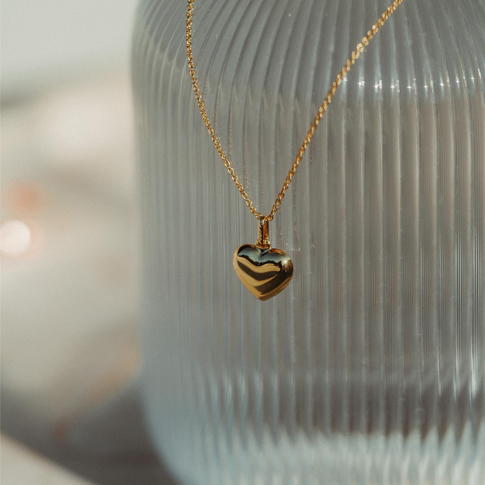 Amoonìc Herzkette Gold mit Gravur Halskette Damen Silber 925 vergoldet | Frauen Kette mit Herz Anhänger personalisiert Initialen Buchstabe Name zum Gravieren, Schmuckgeschenk für Sie Freundin Mutter