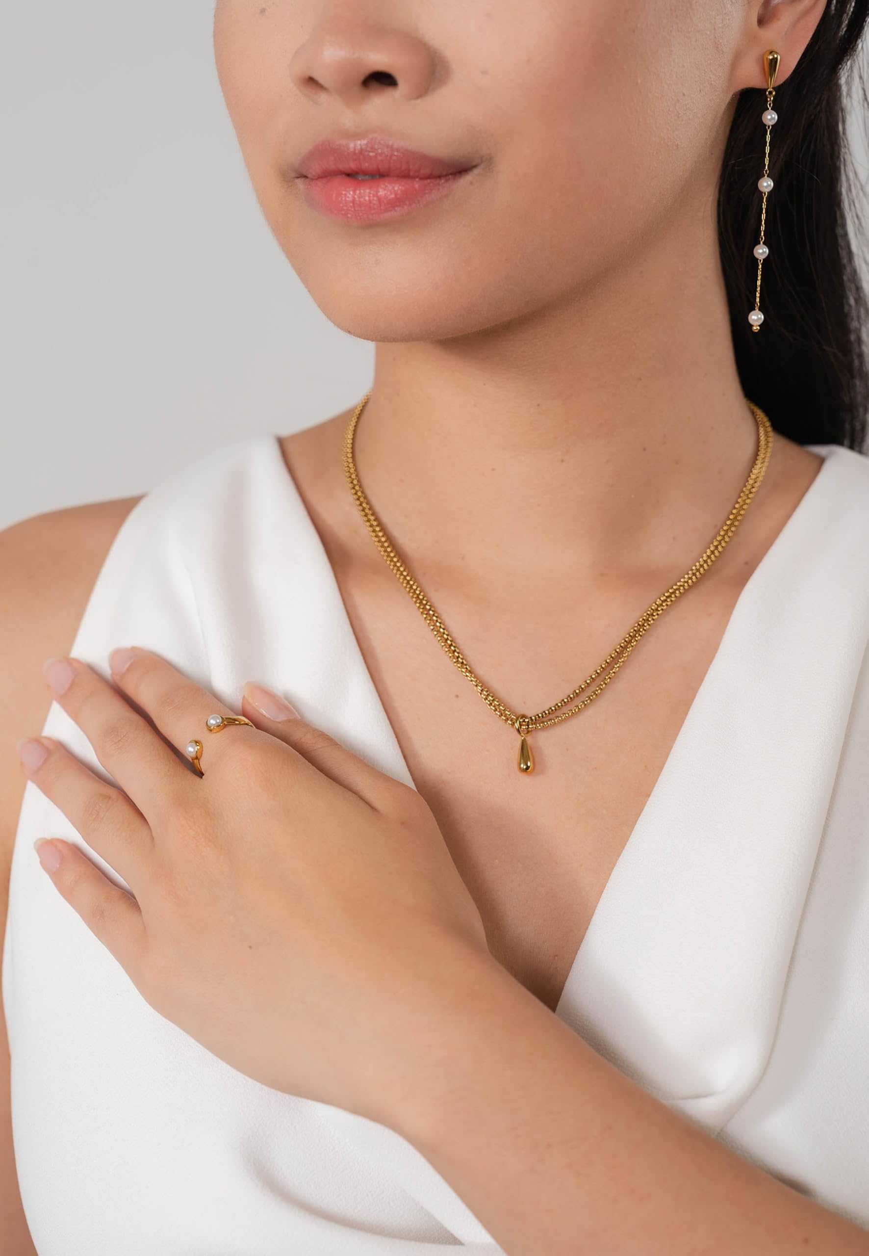 Purelei Droplet Kette – Doppelte Kette mit tropfenförmigem Anhänger – Verstellbar 40–45 cm – 18K vergoldet, Edelstahl – Eleganter Layering-Look – Abnehmbarer Anhänger