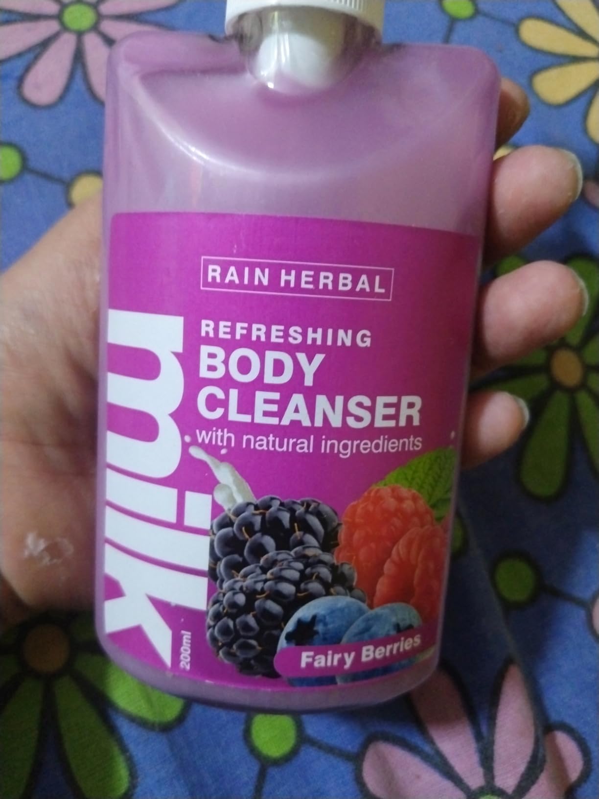 Buy Rain Herbal Strawberry Cookie Refreshing Body Cleanser Milk with