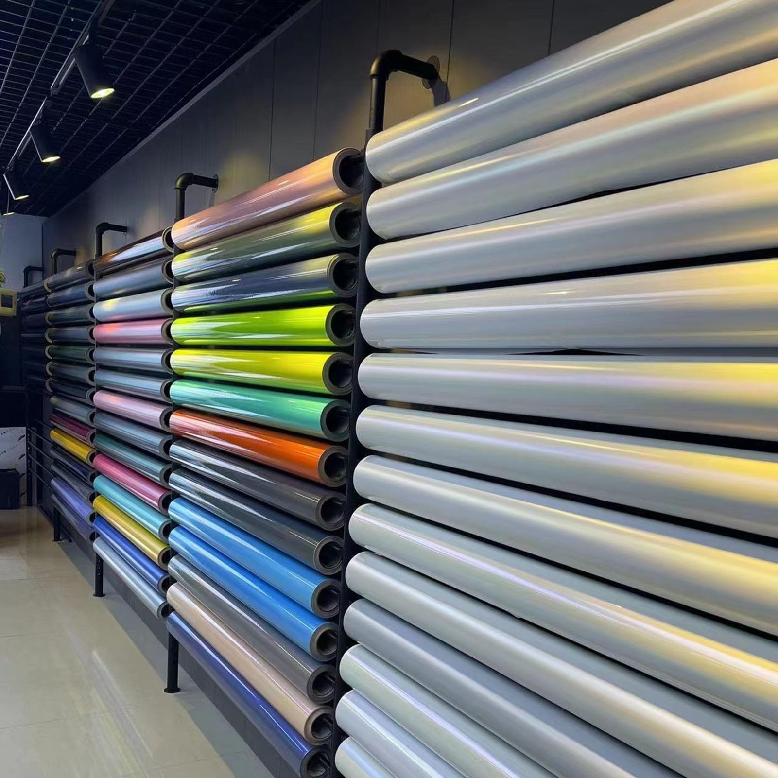 Estante de almacenamiento de pared para rollos de vinilo de coche, barra colgante ajustable, soporte de exhibición de metal para papel pintado y envoltorio