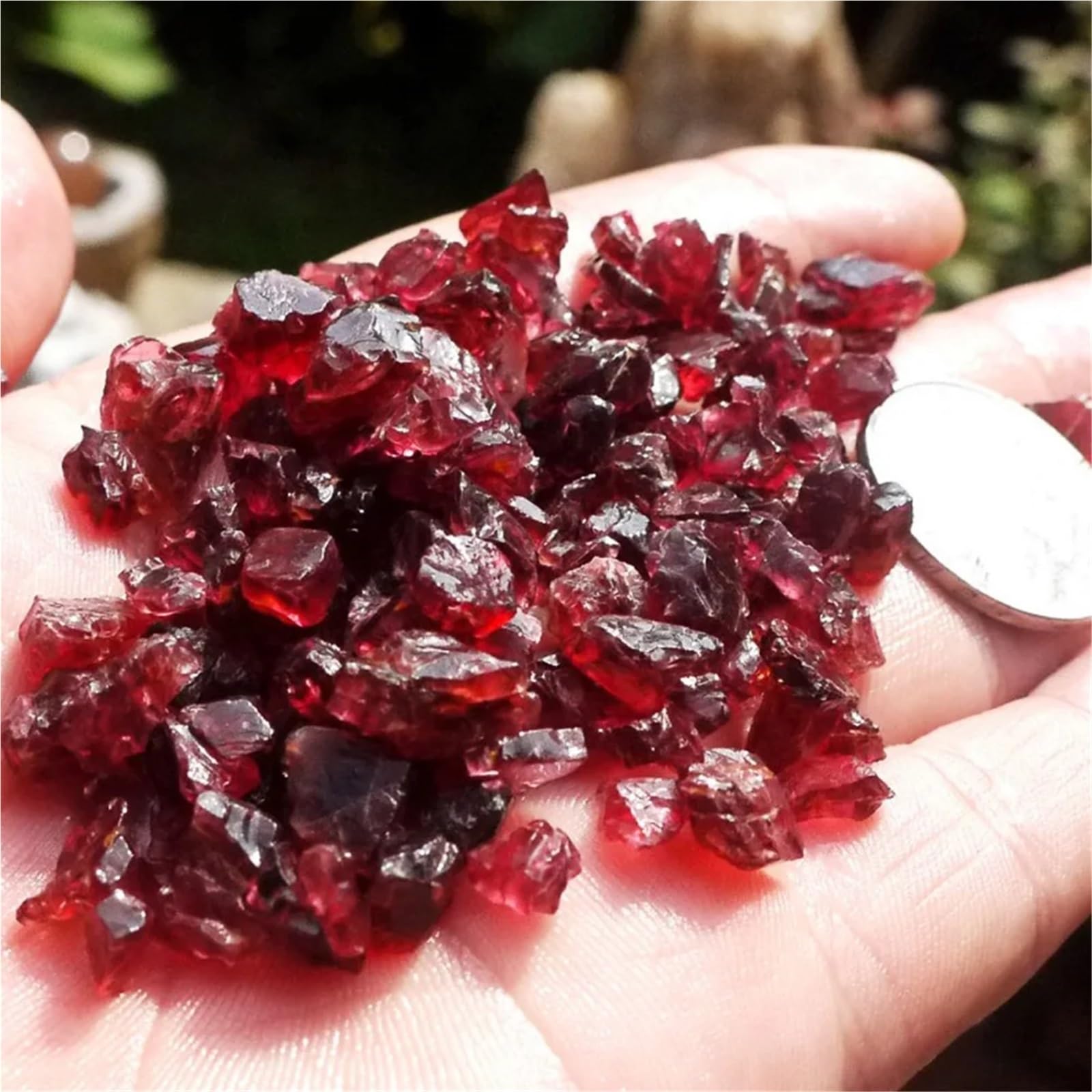 Deko Steine Steine Garten Roter Granat-Trommelquarz-Kristall, Kies, heilende Energie, raues Mineralexemplar, Garten- und Heimdekoration(50g)