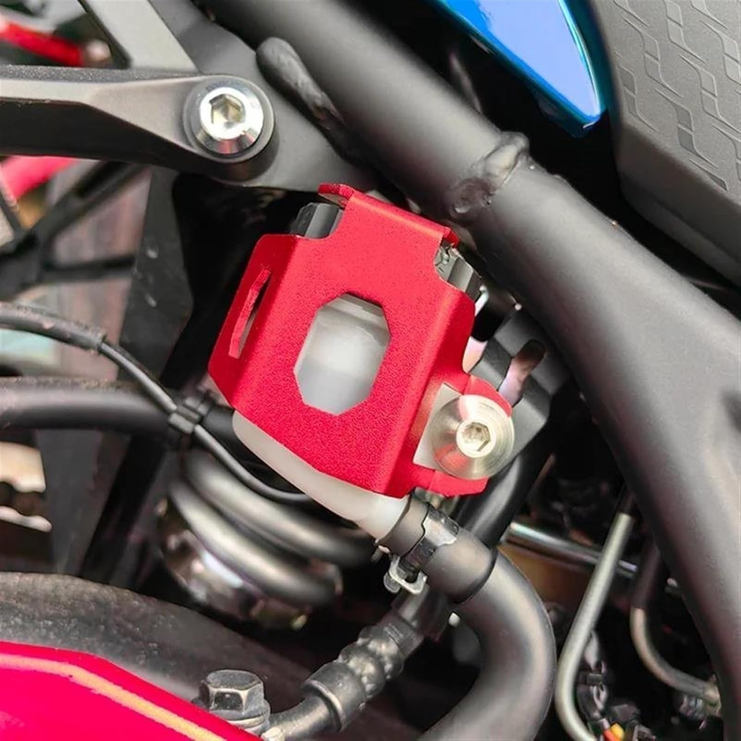 Motorcycle Reservoir Accessories Motorcycle Accessories Rear Brake Fluid Reservoir Guard Protector Oil Cup Cover for Y-AMAHA R1 YZF-R1(Red)