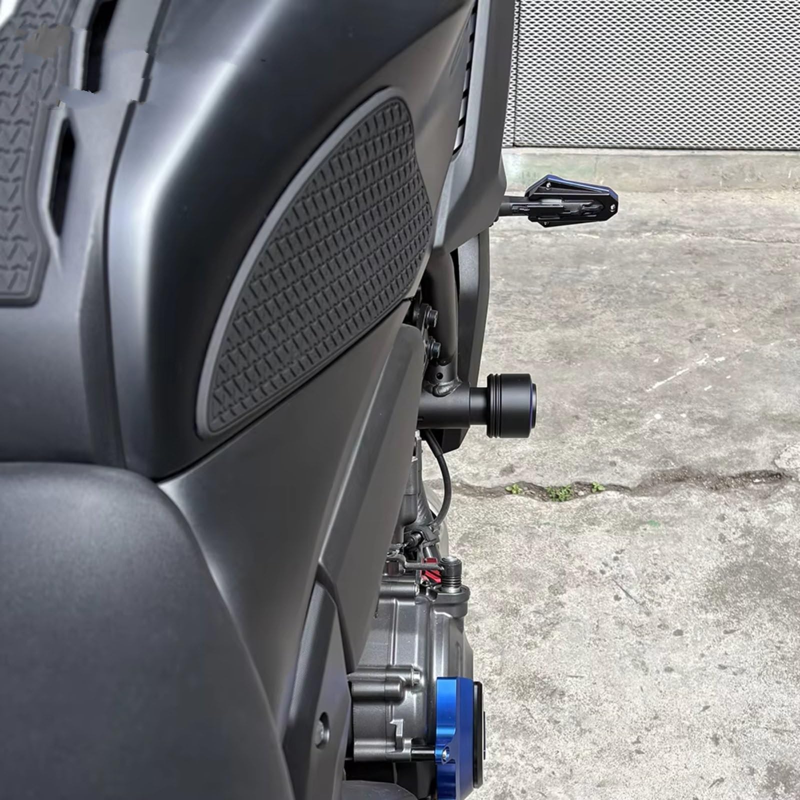Curseur Protection Contre Curseurs De Cadre Protection Contre Les Chutes Crash Pad Compatible avec Yamaha pour MT07 2026 2025 2024 R7 pour XSR700 pour Tracer 7 700 GT Moto(Black)