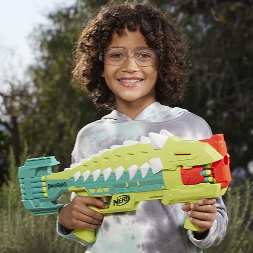 Miniatura 6 de Nerf DinoSquad Armorstrike Dart Blaster, 16 dardos, juegos para interiores y exteriores, juguetes de dinosaurio para niños y niñas de 8 años en