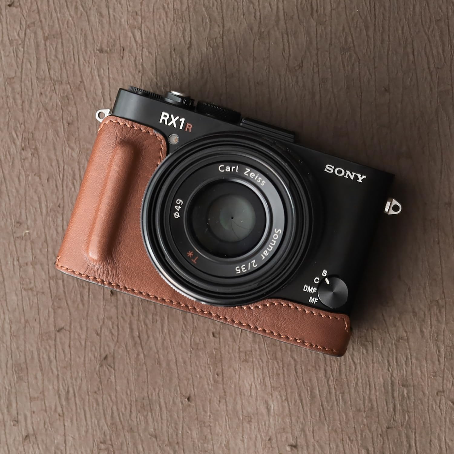 Amazon | JISYIWOWボディケース ハーフケースSONY RX1 RX1R RX1R2用 