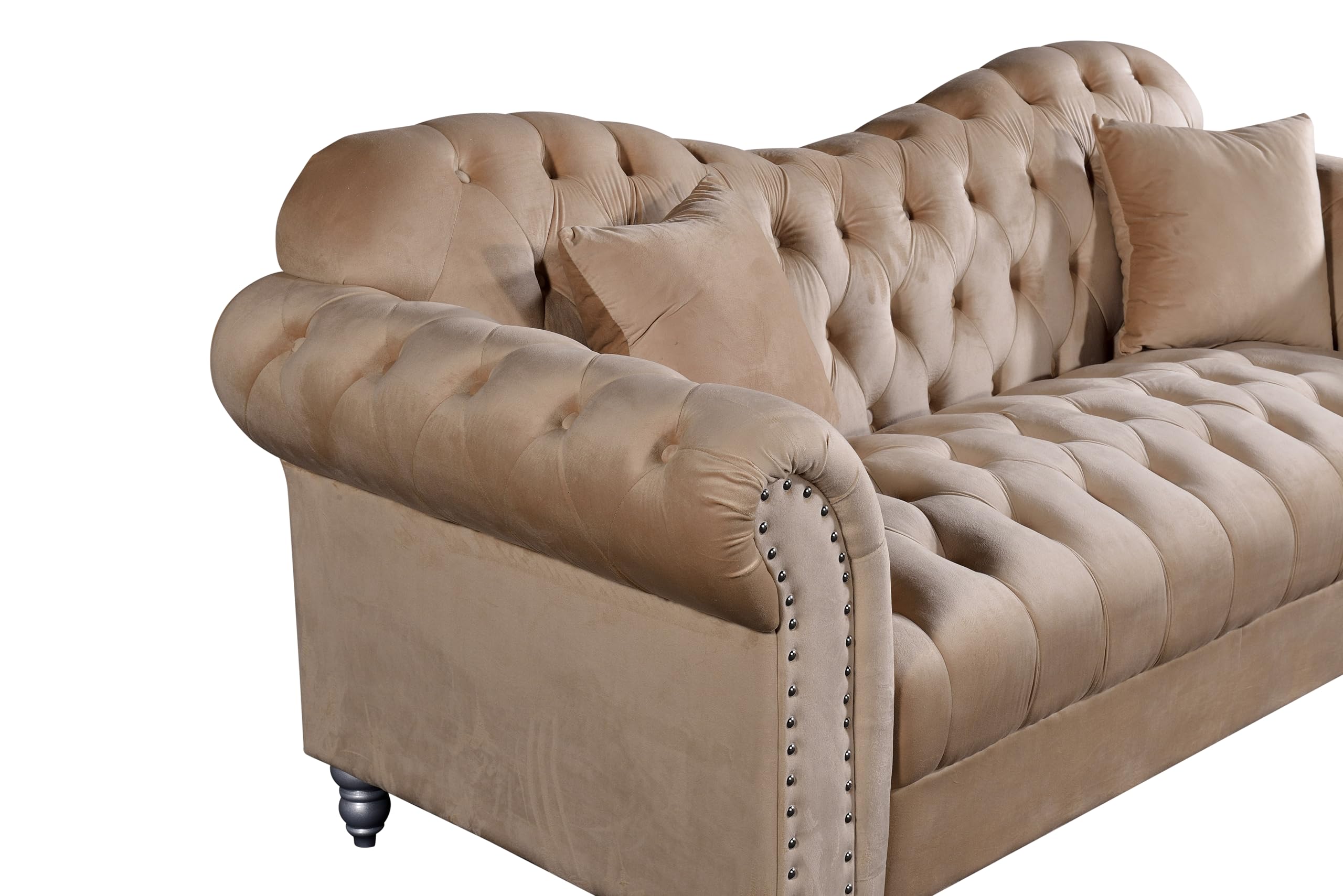 Generico Divano Chesterfield Italiano in Velluto Beige 3 Posti – Elegante, Confortevole e Design Moderno per Salotto