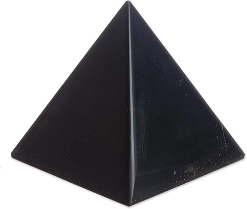 NOVICA Pirámide de canalización de energía de piedra preciosa natural de ónix negro, 'Noche negra de la paz'