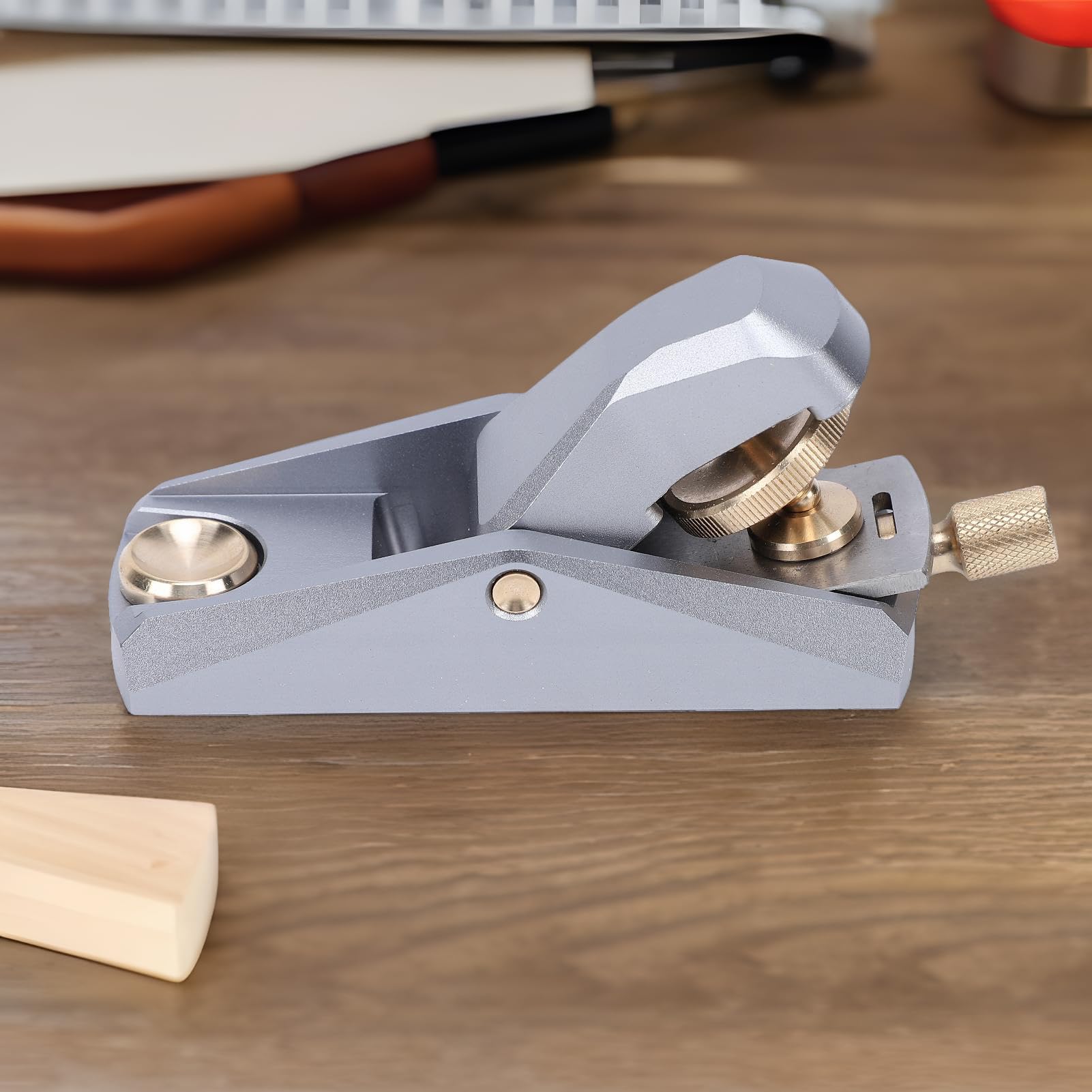 Eujgoov Pialla Manuale a 33 Gradi, Corpo in Lega di Alluminio, Accessori in ottone. Costruzione Resistente, Piallatura Stabile e Controllata, Impugnatura Comoda, Riduce L'affatica