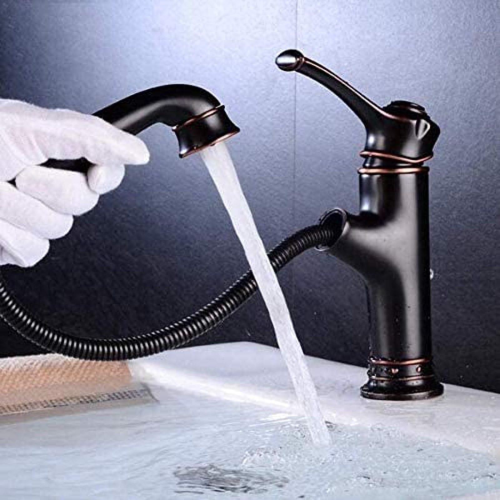 Rubinetto Rubinetto Completo in rame con irrigatore Doccia a scomparsa Spruzzatore Bacino in stile europeo retrò Rubinetto caldo e freddo Lavandino del bagno Lavandino