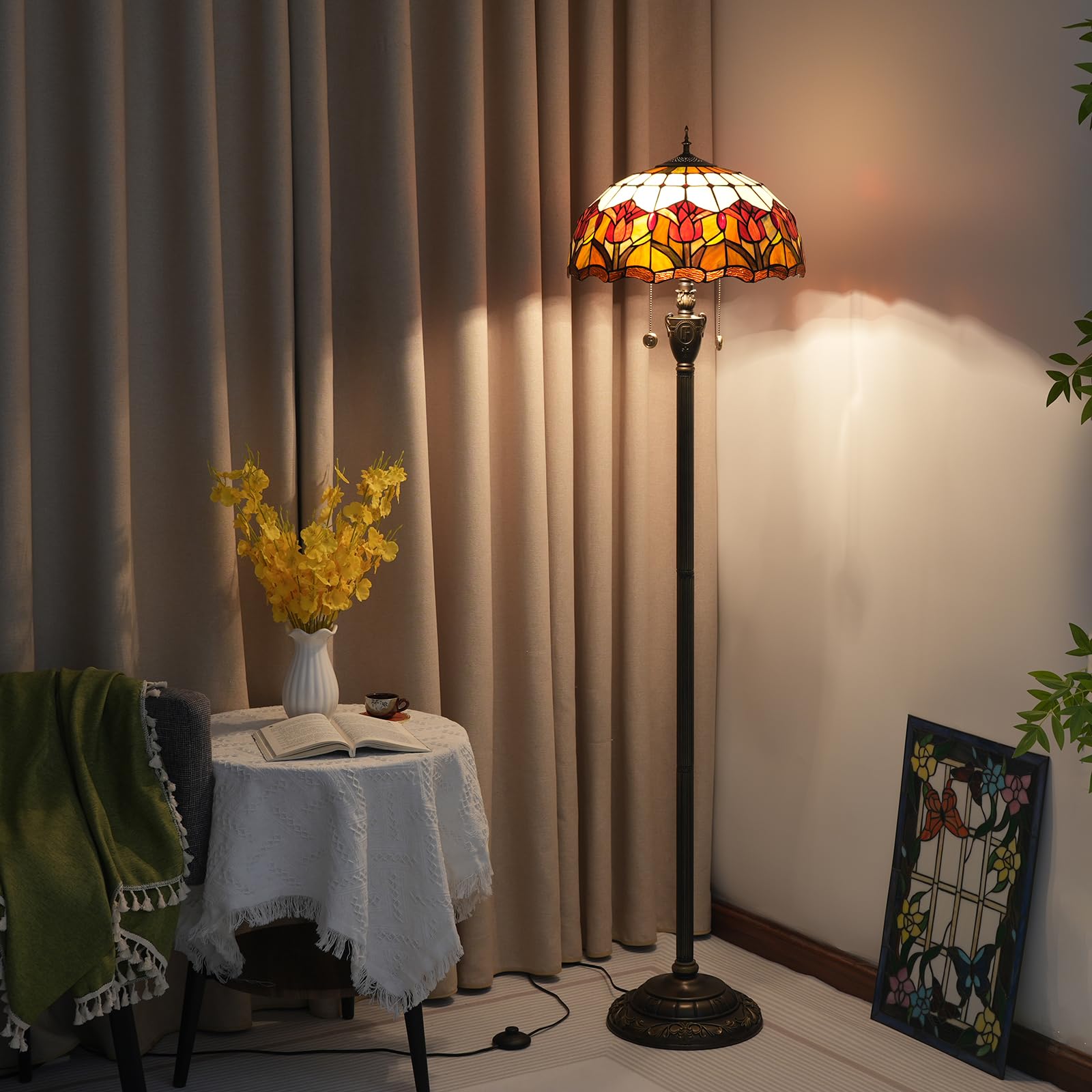 Lampa podłogowa Tiffany w stylu czerwonego tulipana Lampa podłogowa ze szkła witrażowego Jasne oświetlenie Rustykalna lampa stojąca do dekoracji wnętrz Salon Sypialnia