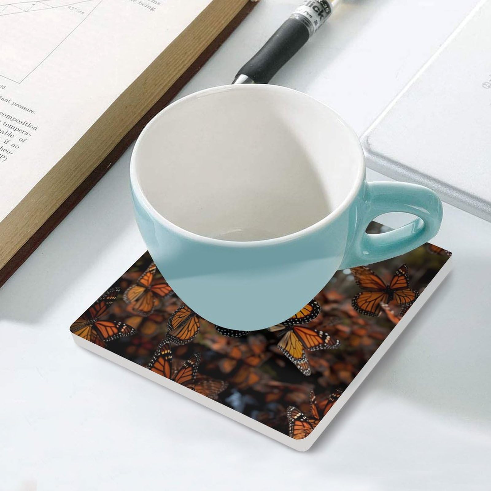 Posavasos para decoración de mesa, juego de 6 posavasos para mesa de café, reutilizables, con estampado de mariposas monarca para mesa de comedor y sala de estar