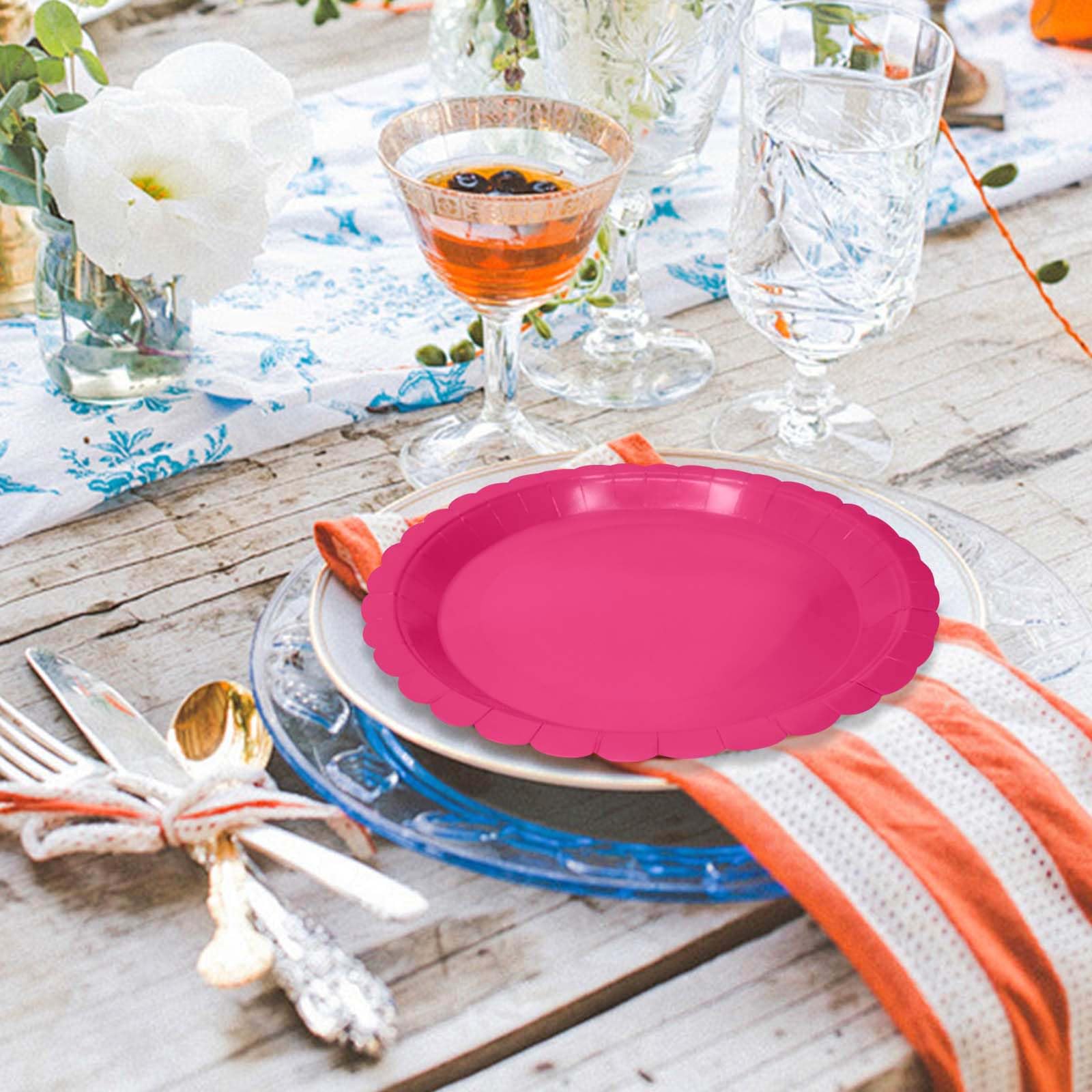 Lot de 50 assiettes en carton festonnées jetables rose vif de 17,8 cm pour mariage, fête prénatale, fête d'anniversaire, assiettes à dessert jetables
