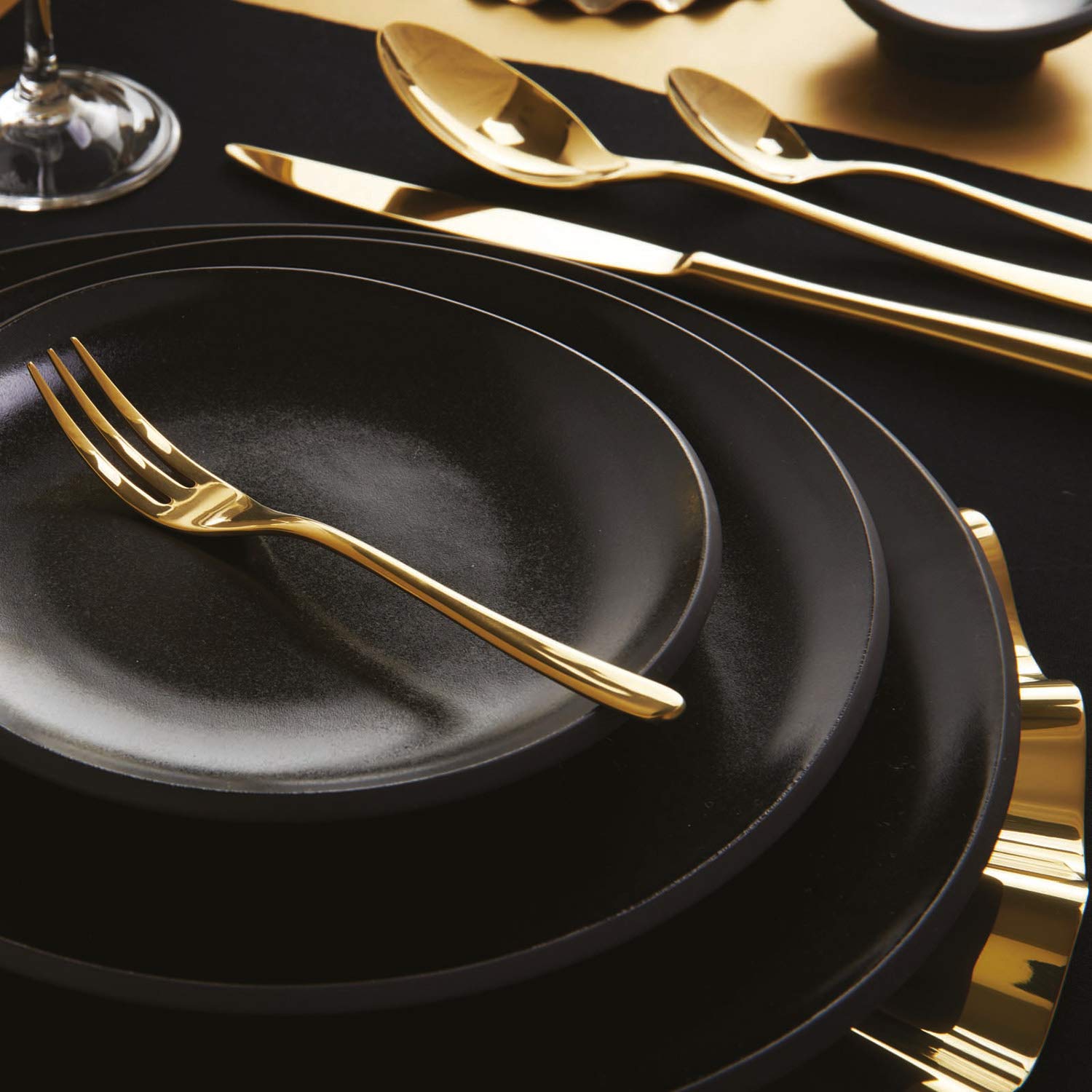 Sambonet - TASTE Tafelbesteck Set für 12 Personen, 60-teilig aus Edelstahl PVD-Finish, spülmaschinenfest, gold