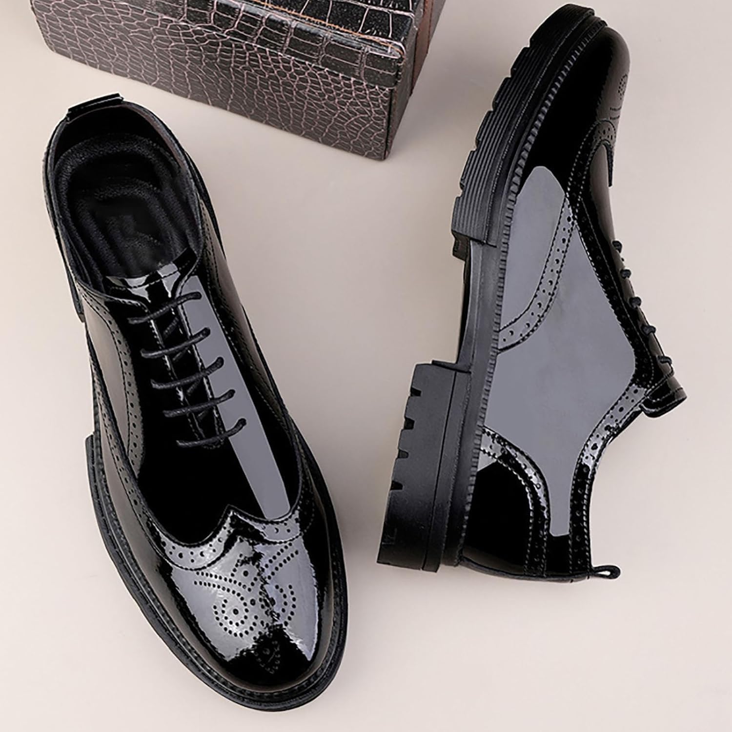 Męskie Lakierowane Skórzane Buty Typu Brogue Z Rzeźbionymi Brogsami, Grube Skórzane Sznurowane Buty Typu Oksford, Codzienne, Komfortowe Buty Do Pracy I Biura, Black, 7.5 UK