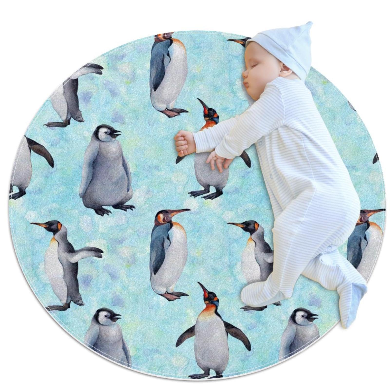 Tapis de salle de bain pingouin aquarelle doux devant le canapé du salon