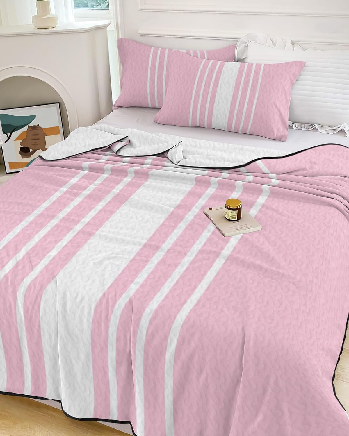 Queen Size Quilt Set, Modern Pink Stripes Lightweight Bedspread Coverlet Set Soft Microfiber Summer Quilt with 2 Pillow Shams, Abstract Geometric Line 3 Piece Comforter Bedding Set