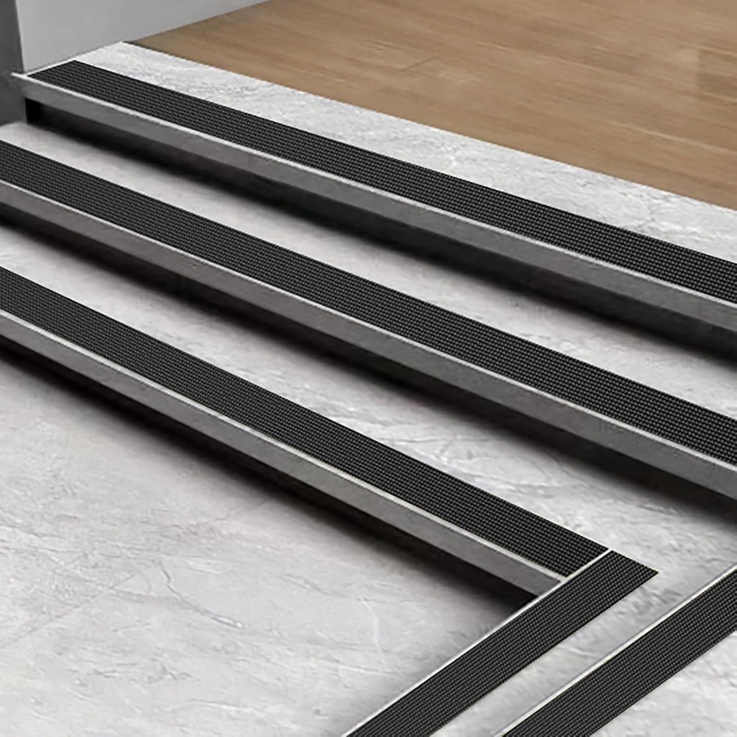 Genérico Perfil de Esquina PVC Autoadhesivo para Escaleras, Tiras Antideslizantes para Peldaños, Borde en Forma de L Antideslizante y Recortable,Black-10x500cm
