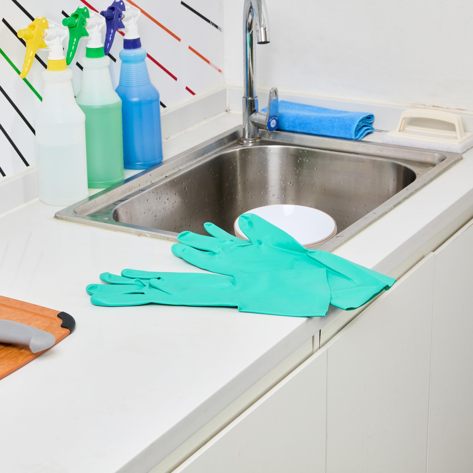 Restaurantware - Clean Tek Professional - Guantes de limpieza grandes de 15 mil, 10 pares de guantes largos, forro flocado, sin polvo, guantes de nitrilo verde tolerantes a productos químicos, sin