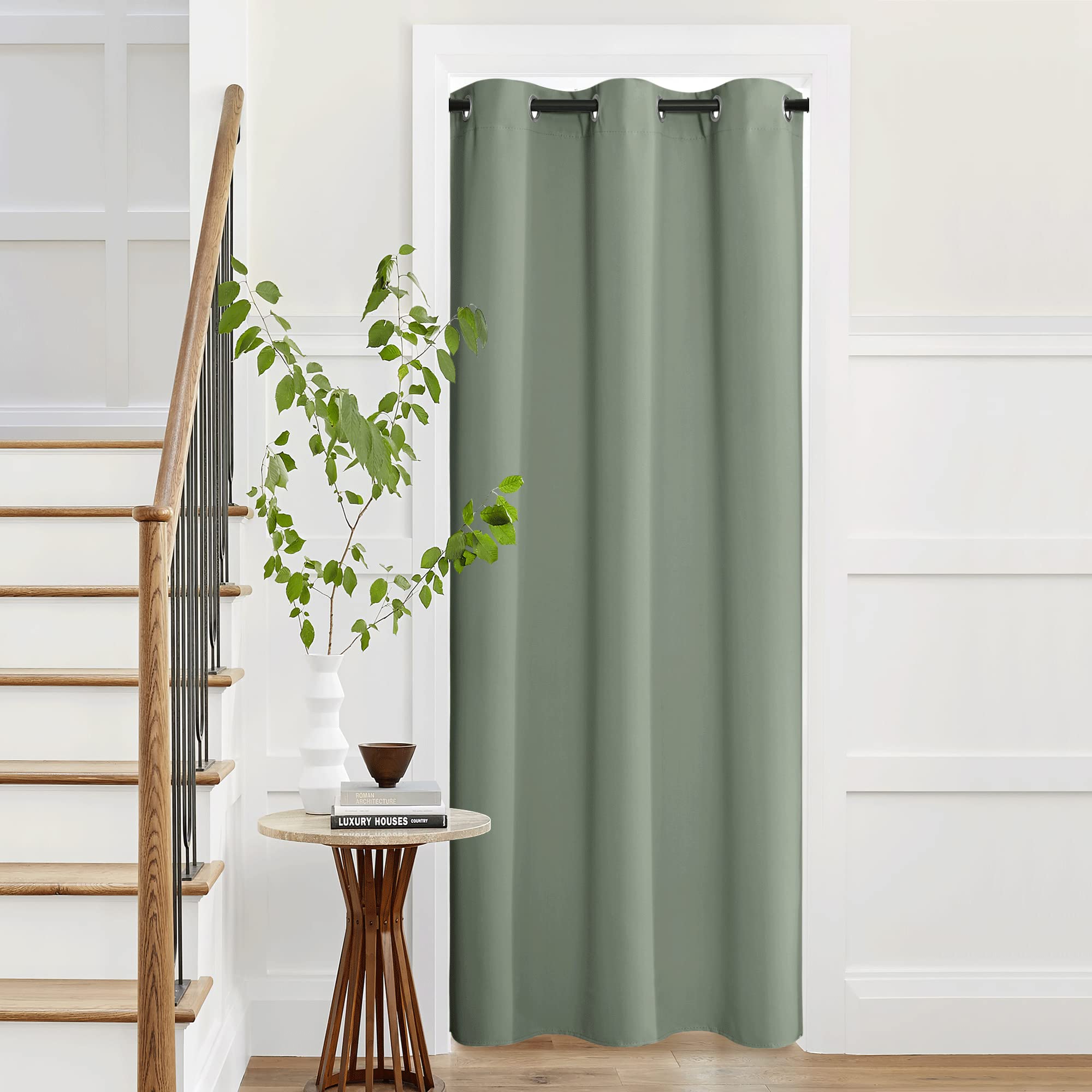 Rideau de porte occultant dans la chambre pour créer une ambiance cocooning douce