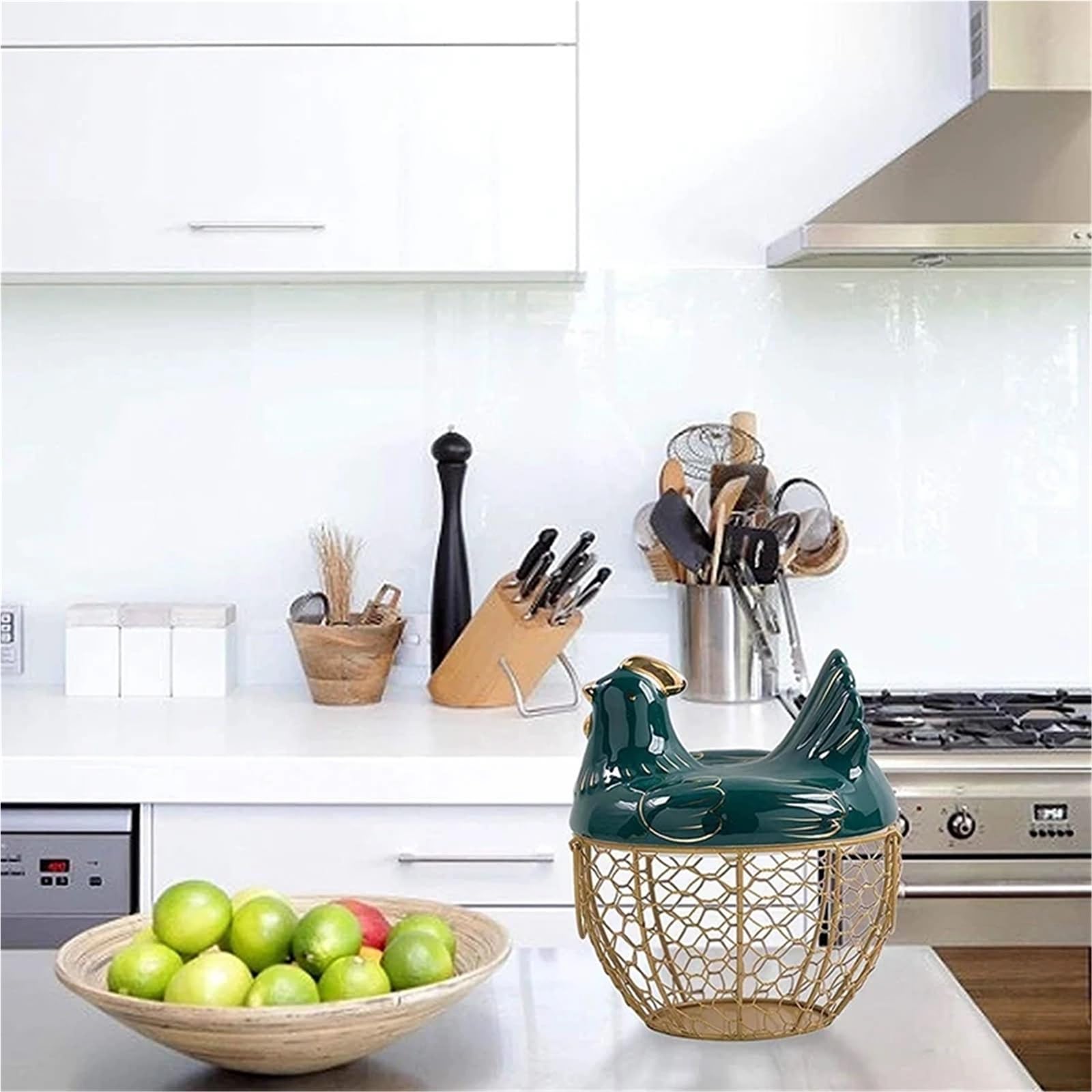 Cesta de fruta alambre metálico con tapa en forma pollo, huevera cerámica, capacidad for 30 huevos
