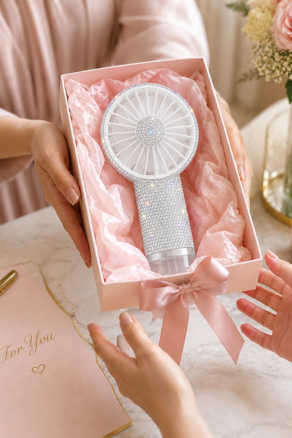 Lindo gato ventilador de mano con spray de niebla, ventilador personal portátil recargable por USB, diseño de diamante de viento fuerte, mini ventilador plateado para viajes, oficina, exteriores