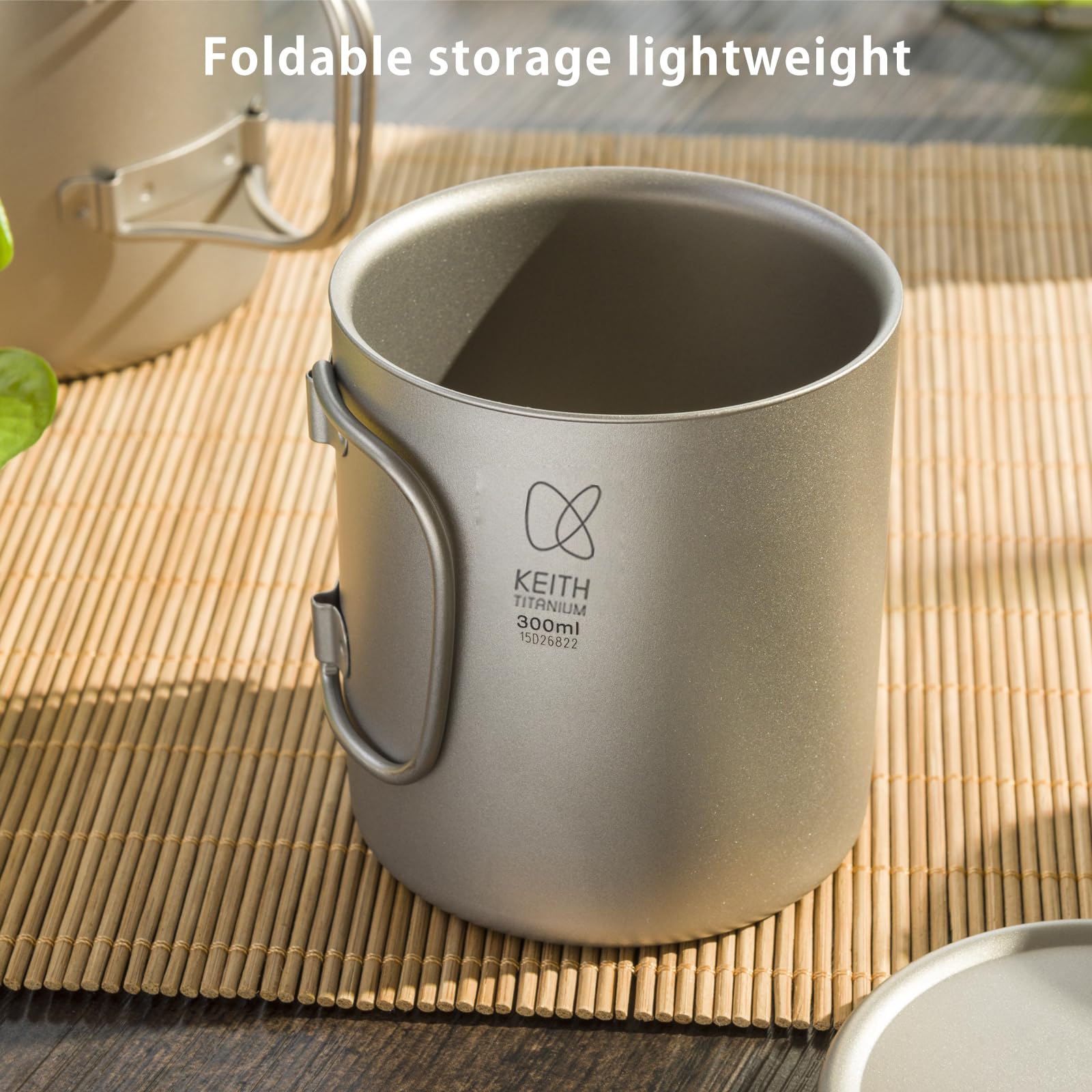 Keith Tasse en titane à double paroi pour le camping, l'extérieur, café, thé, avec couvercle et poignée pliable (300 ml)