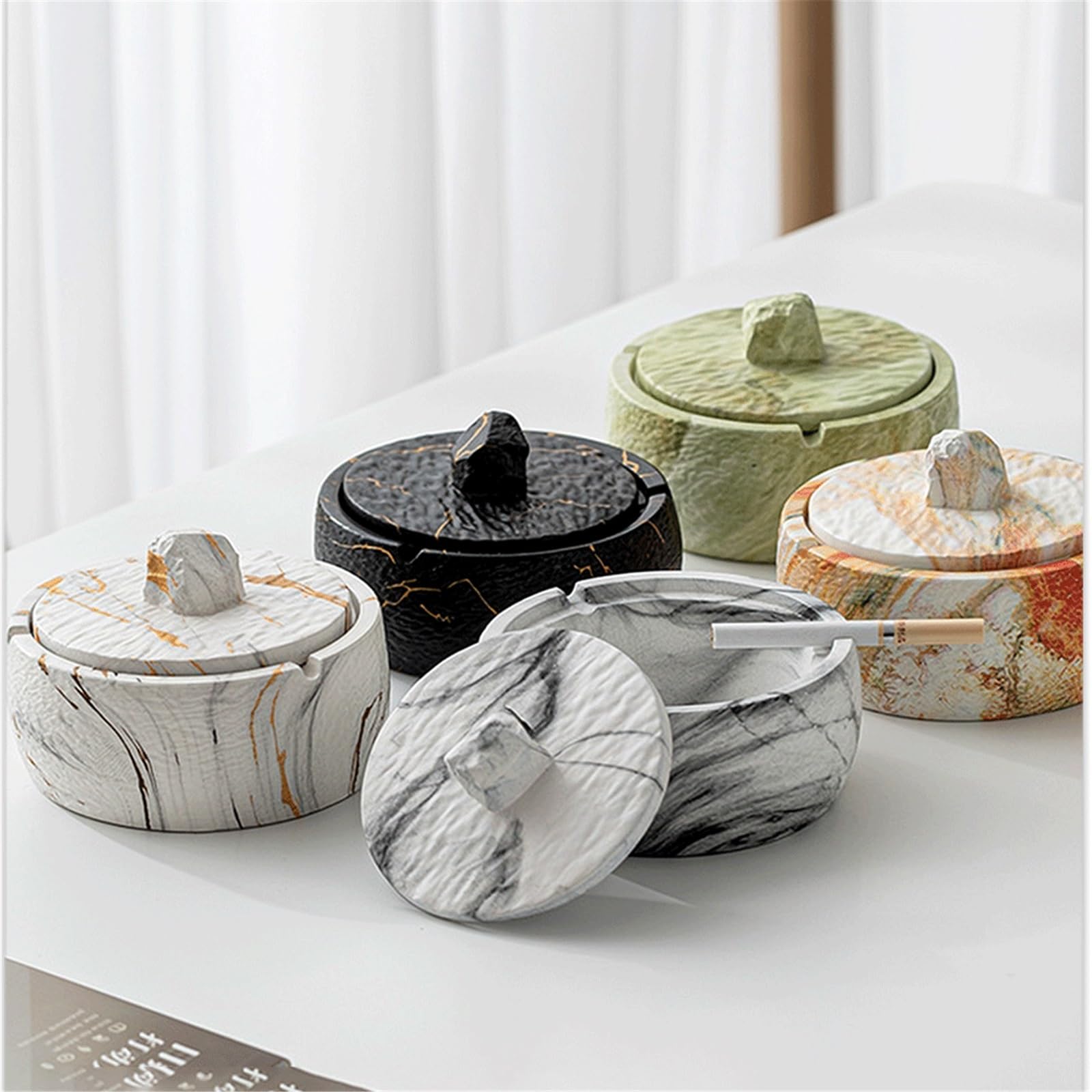 Posacenere da tavolo in ceramica con motivo marmorizzato per soggiorno, ufficio e casa, facile da pulire.
