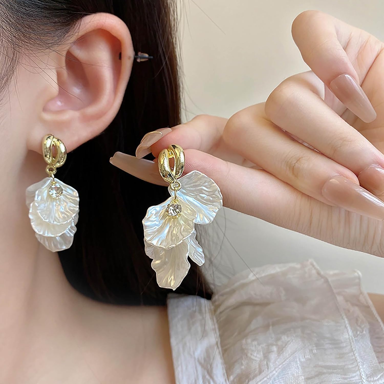 W WEILIRIAN Boho Pearl Shell Earrings Shell Dangle Drop Earrings Cowrie Seashell Earrings White Shell Drop Earrings Jewelry for Women - Image 8