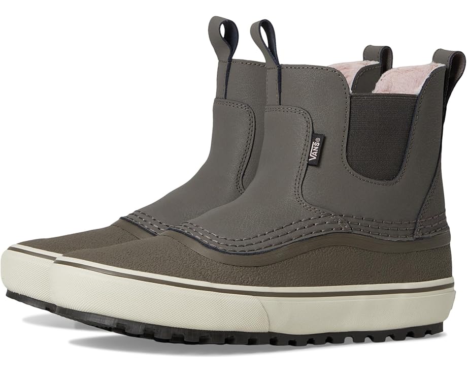 Vans Mte™ Standard Mid Chelsea Waterproof - Pair View