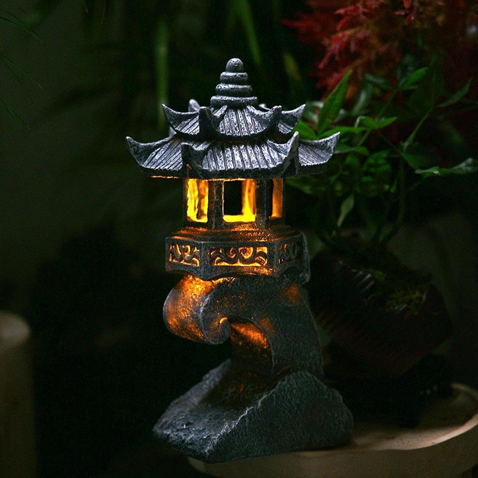 Estatua de Jardín, Linterna Solar, Escultura Tradicional China en Resina Resistente a La Intemperie, Ideal para, 15cm X 10cm X 32.5cm