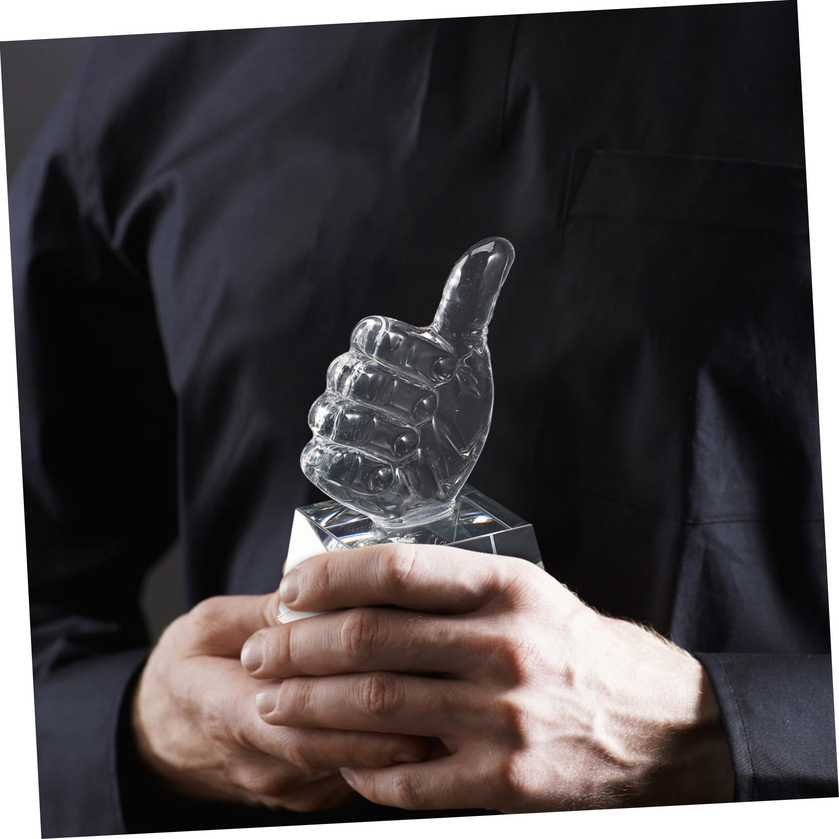 Mikinona 2 Stück Kristalltrophäen Daumen Hoch Trophäen als Sommerliche Tischschmuck Auszeichnungstrophäenmodell mit Adaptabler Funktion für Siegerpokal und Sommerstimmung