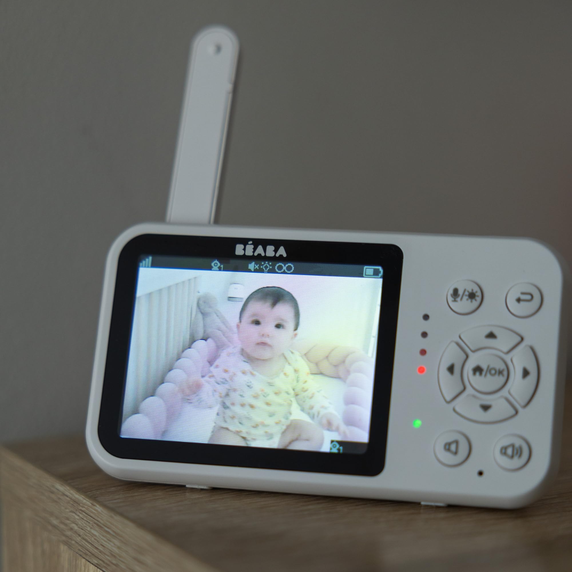 Béaba, Vigilabebés Vídeo Sin WiFi – Cámara con Batería 36h, Pantalla 2,8”, Visión Nocturna, 0 Ondas, VOX, Luz Nocturna, Walkie-Talkie, Soporte Flexible, Vigilabebés Portátil, Zen Travel, Blanco
