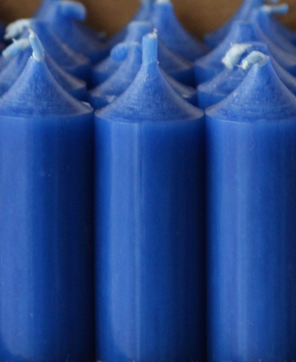 7" Coloured through dinner candles, 8 hrs burn time, non-drip, Pack of 10 - Blue