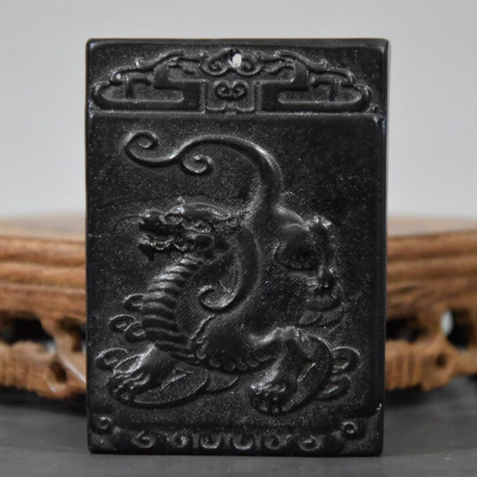 Météorite en fer Hongshan : statuette Kylin de collection avec ciselure de 8 cm