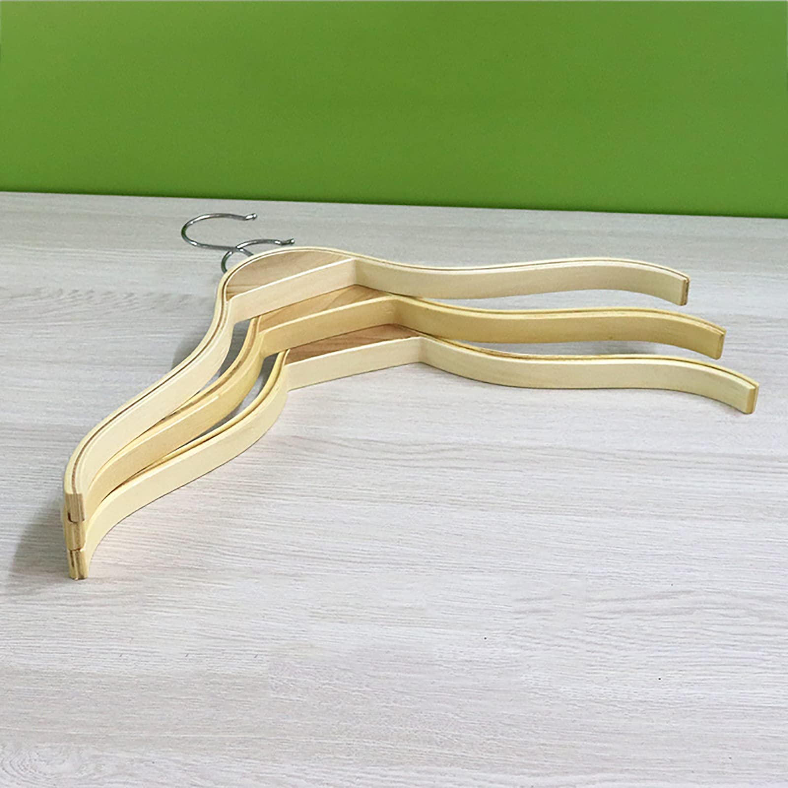 Kleiderbügel aus natürlichem Holz, 38 cm breit, flach, für Röcke, Oberteile, Mäntel und Jacken, langlebiges Massivholz für Schrankorganisation, 10 Stück