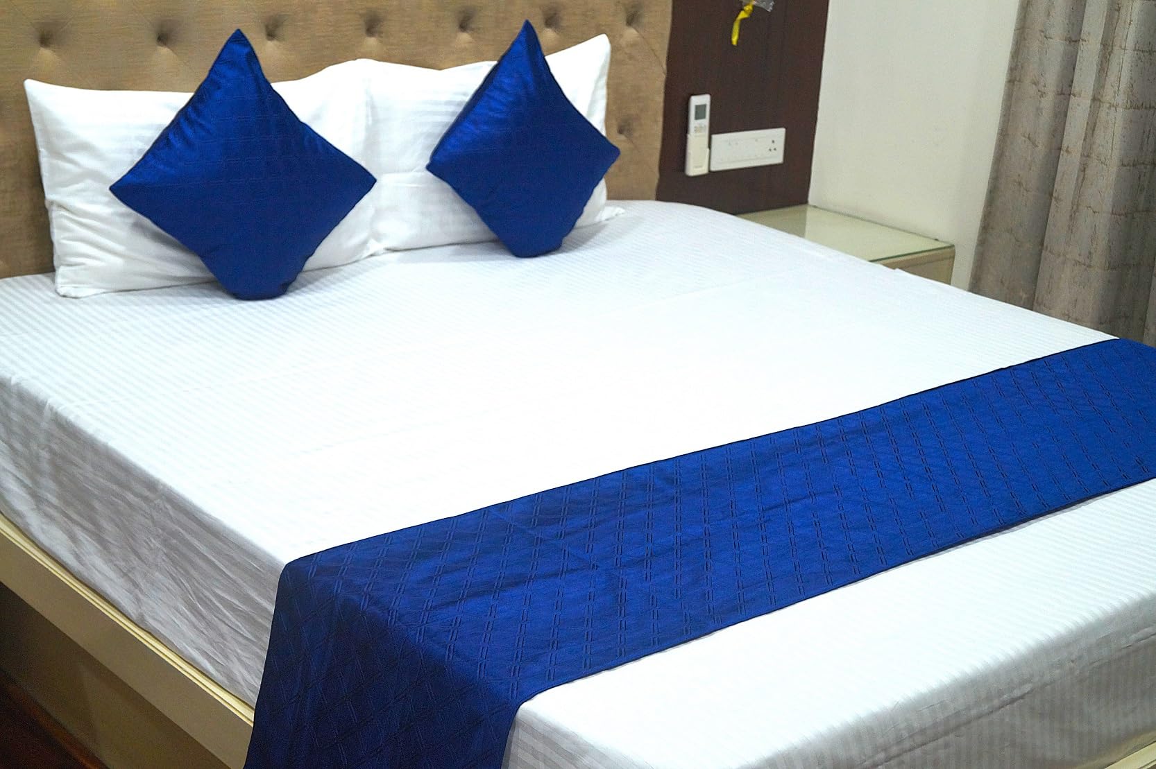 Vissage Embossed Geometric Design Double Bed Runner Set with 2 Cushion Covers, Blue-picture-11
