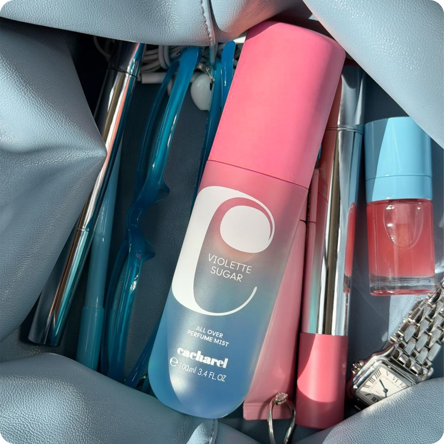 CACHAREL Yummy Mist Violette Sugar — Brume Parfumée Florale Fruitée Corps et Cheveux pour Femme - Accord Fruits Rouges & Baies Pétillantes, Accord Violette Confite, Muscs - Spray Vaporisateur - 100ml