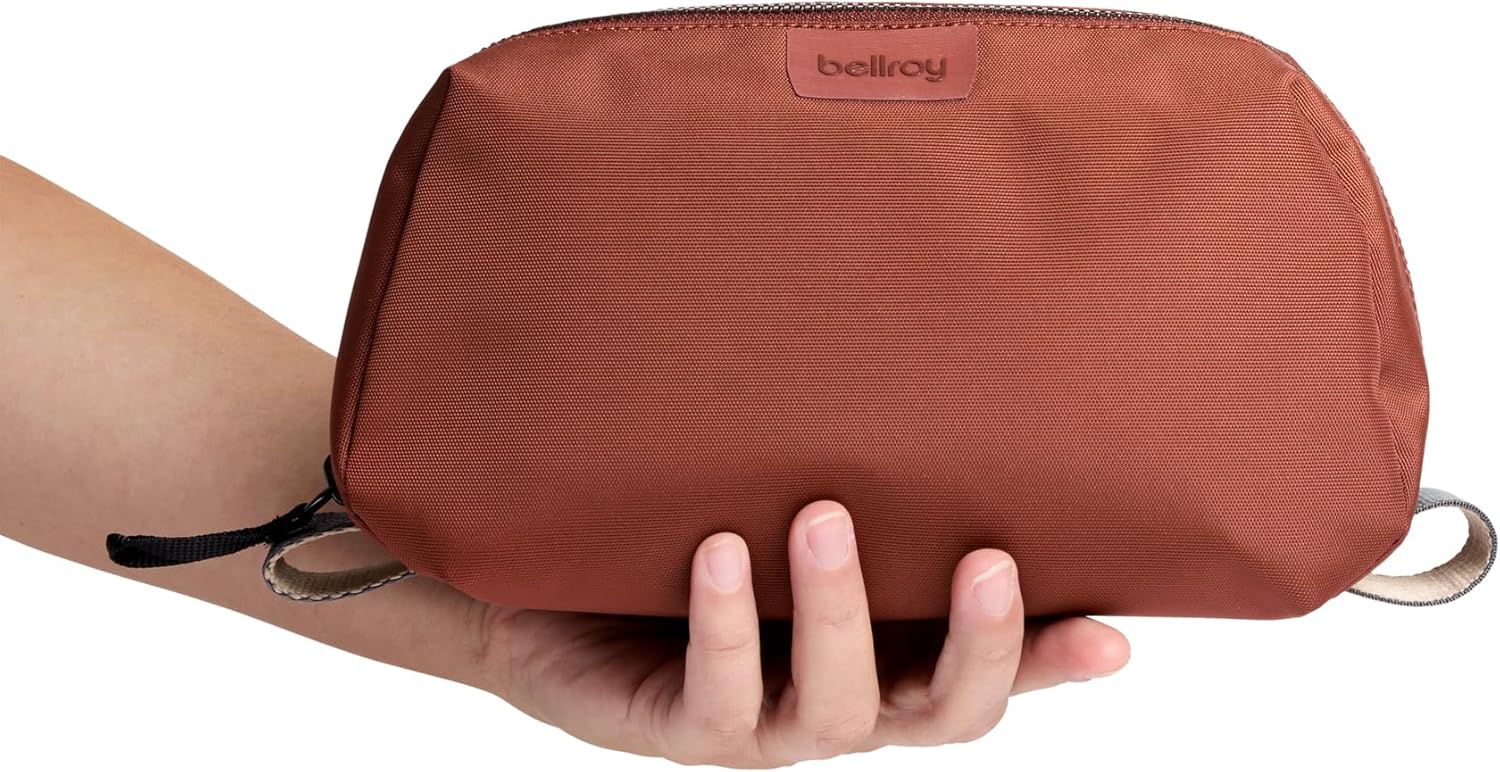 Bellroy Toiletry Kit (Unisex Toiletry Bag, Zipper Closure, Water-Resistant Lining, Toothbrush Sleeve with Magnetic Closure, Internal Mesh Pocket Organization) -Bronze - Image 6
