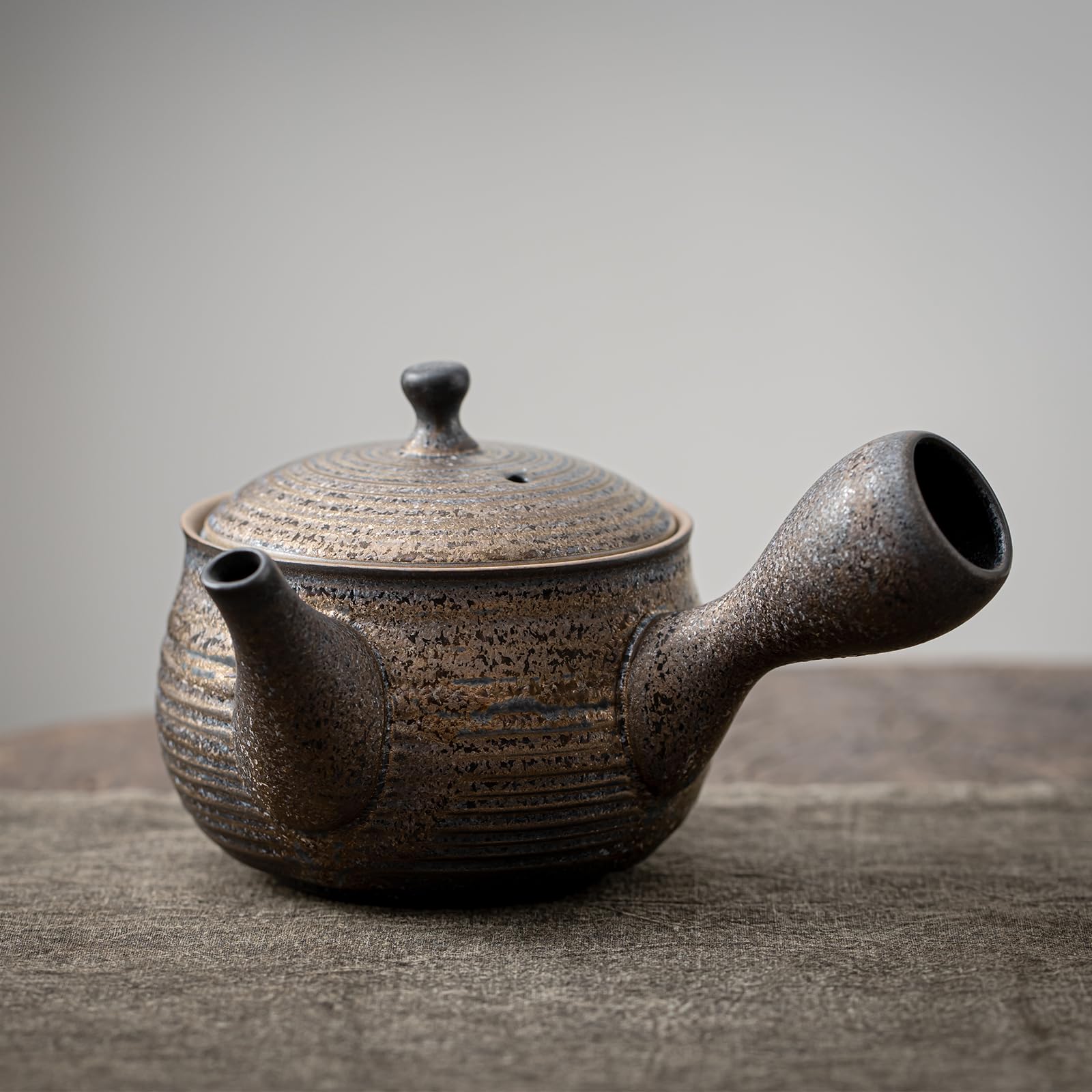 TEANAGOO Keramische theepot met infuser | Kleine keramische theepot met zijhandgreep infusers voor losse thee/Japan Kyusu (8,5 oz) met theepot | Theepotten theeparty, klei theepotset, VP1,Rock Black